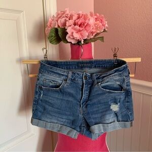 👗Aeropostale Distresses Denim Shorts “Shorty” size 4